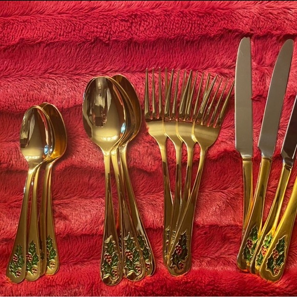 Christmas Silverware - Gold and Green Holly Flatware Set - Picture 3 of 3